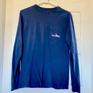 Mens XS Vineyard Vines Navy Long Sleeve Shirt with Boat Logo.